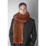 Aggiungi al tuo cappotto una sciarpa di pelliccia per uomo!